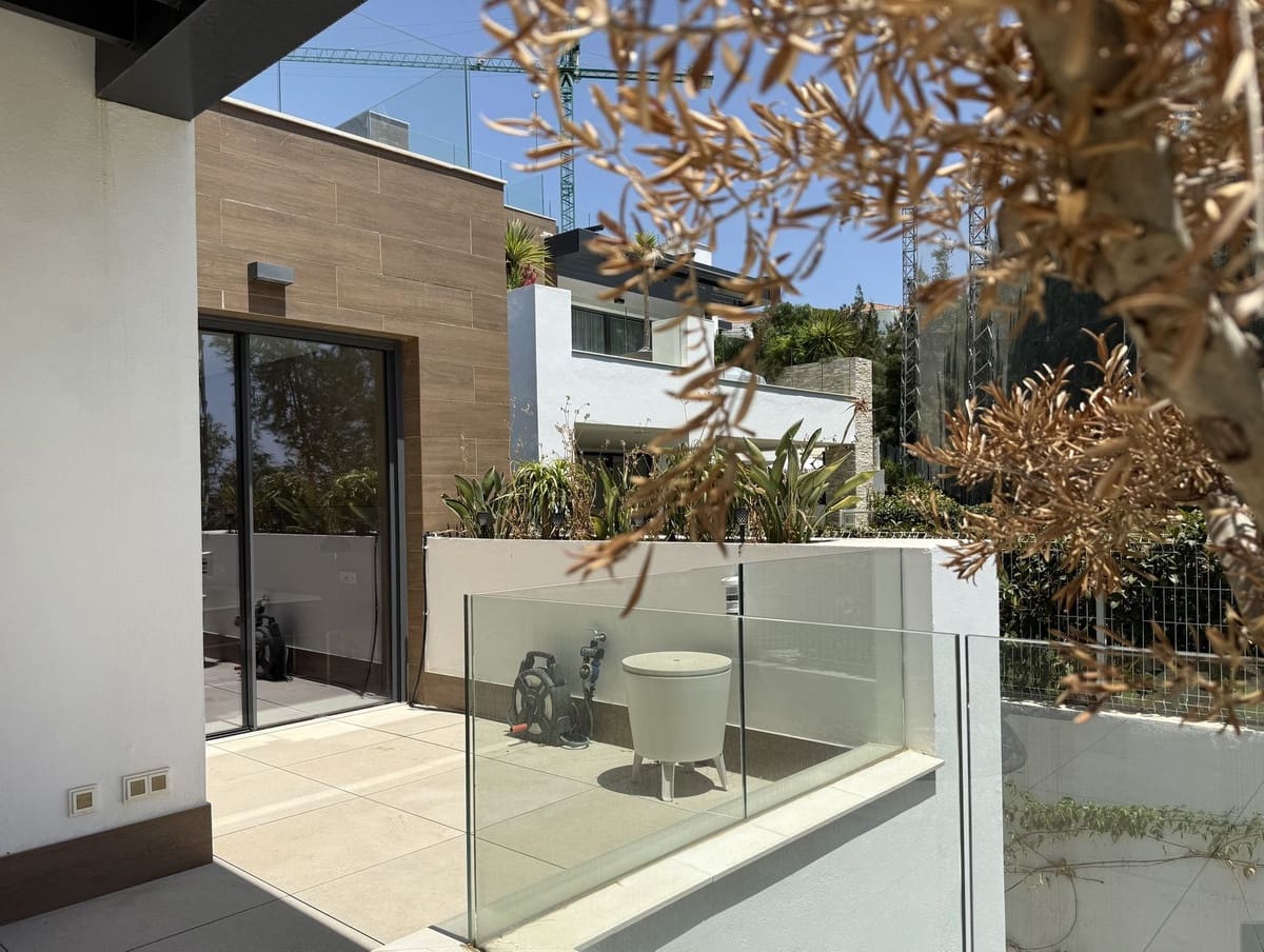 3 makuuhuone Kattohuoneisto myytävänä paikassa Cabopino mukana uima-altaan - 918 000 € (Ref: 9540072)