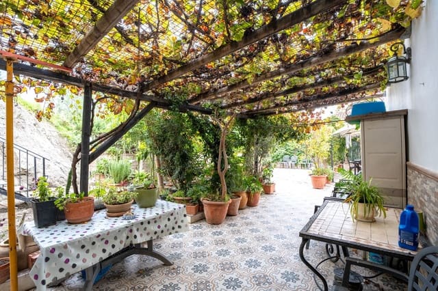 Pareado de 7 habitaciones en Centro, Estepona en venta con garaje - 1.167.000 € (Ref: 9540073)