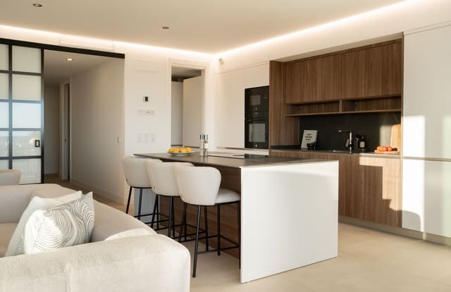 Apartamento de 3 habitaciones en Centro, Estepona en venta con piscina - 925.000 € (Ref: 9540075)