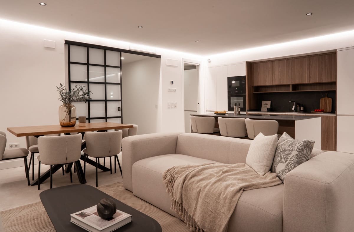 Apartamento de 3 habitaciones en Estepona en venta con piscina - 925.000 € (Ref: 9540075)