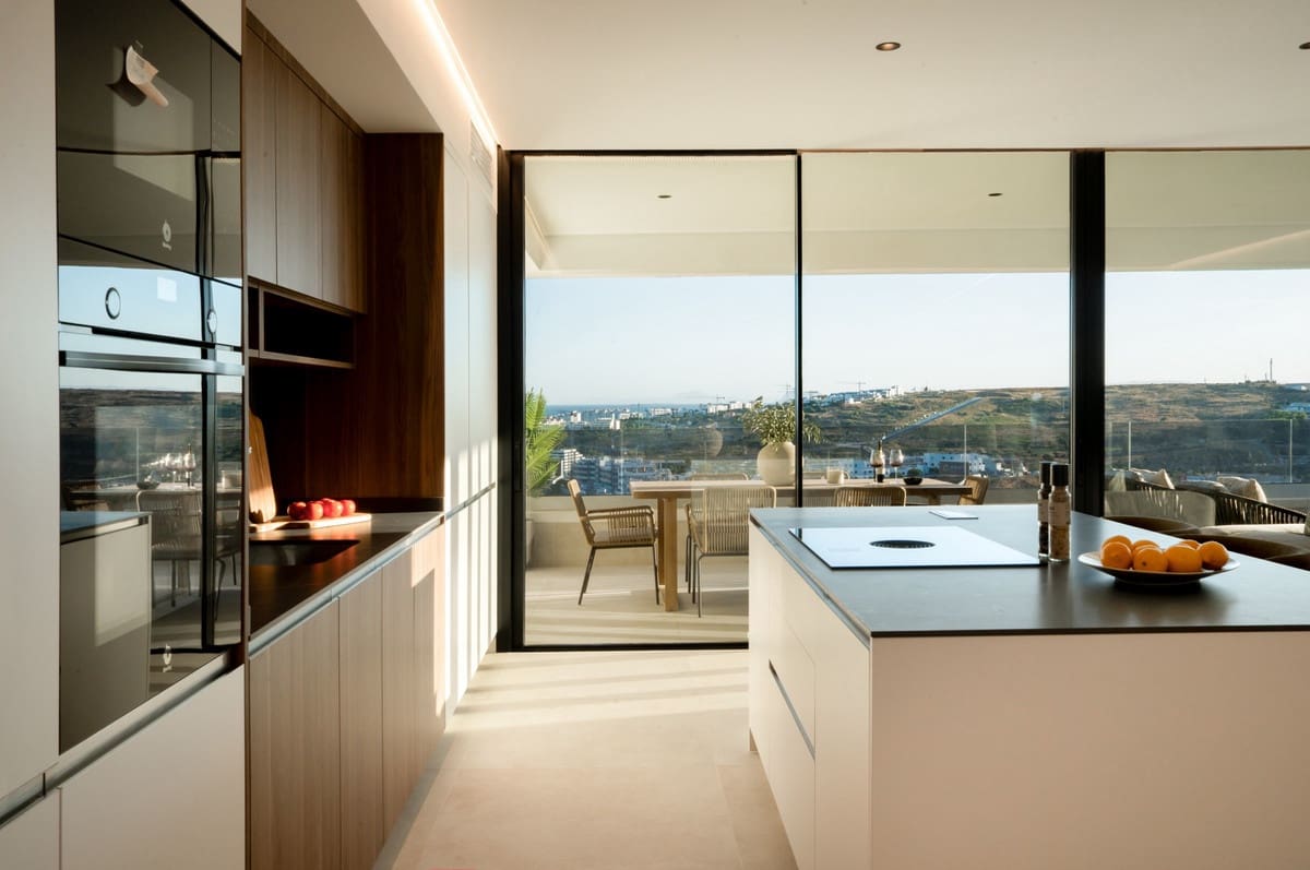 Apartamento de 3 habitaciones en Estepona en venta con piscina - 925.000 € (Ref: 9540075)