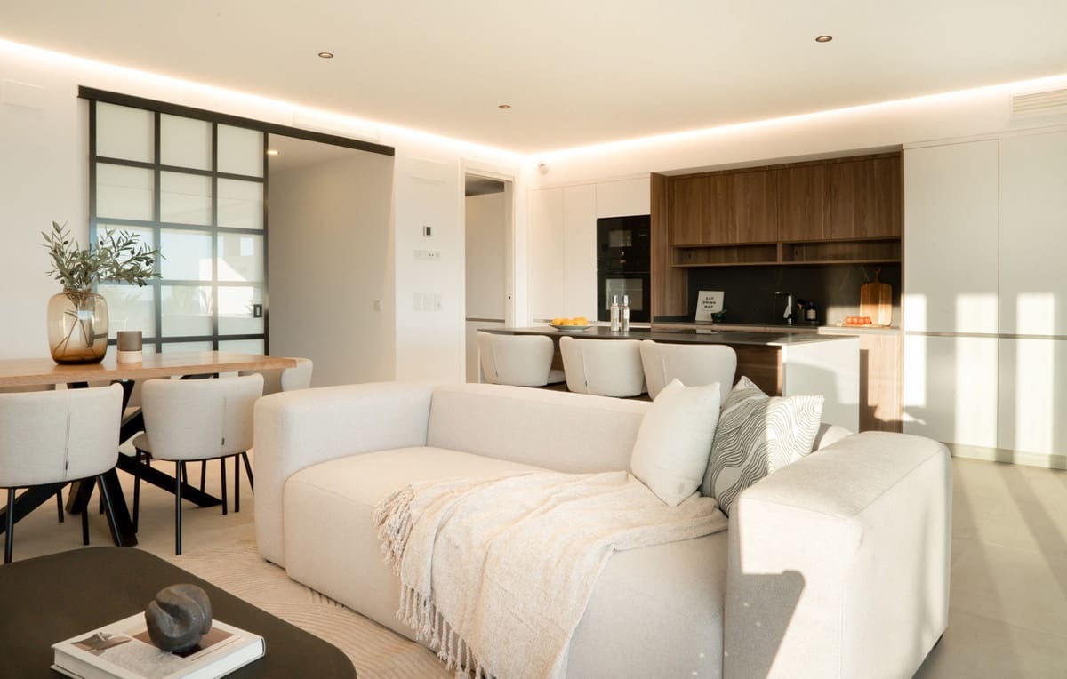 Apartamento de 3 habitaciones en Estepona en venta con piscina - 925.000 € (Ref: 9540075)