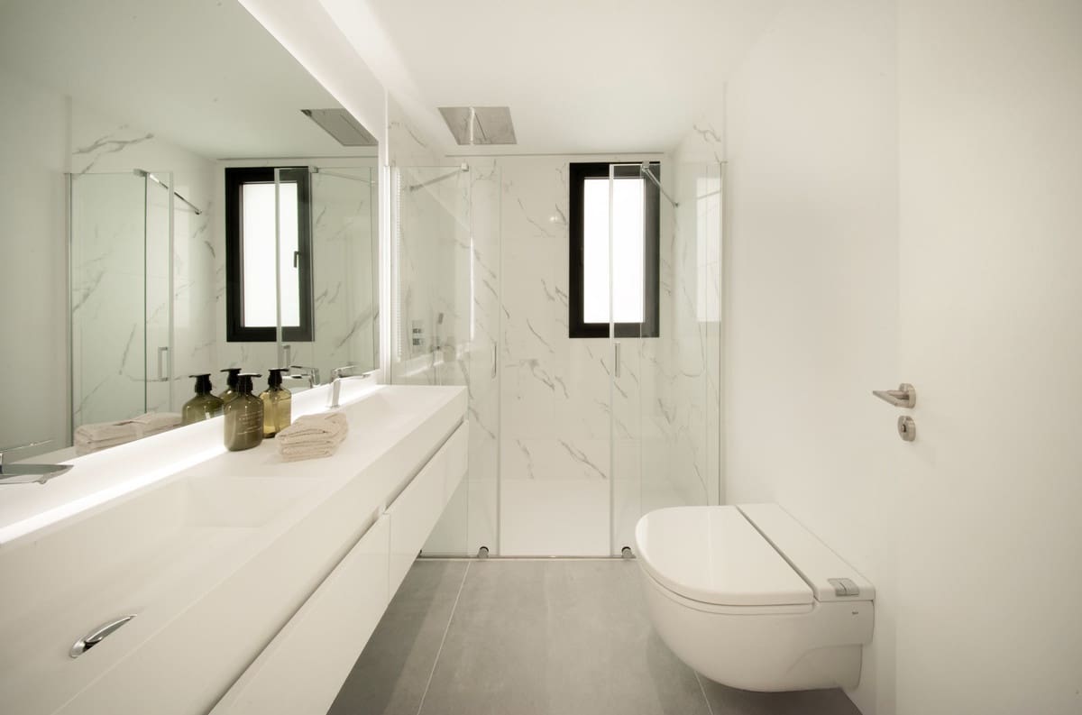 Apartamento de 3 habitaciones en Estepona en venta con piscina - 925.000 € (Ref: 9540075)