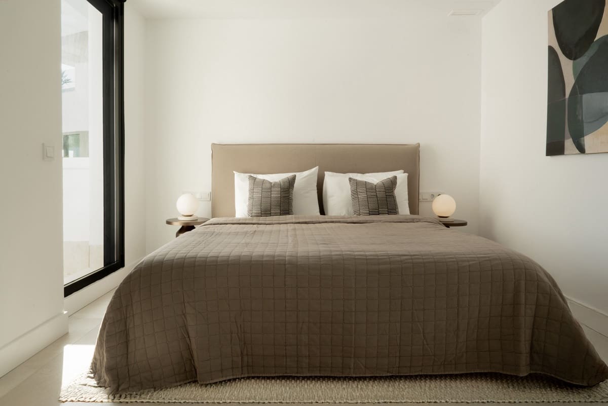 Apartamento de 3 habitaciones en Estepona en venta con piscina - 925.000 € (Ref: 9540075)