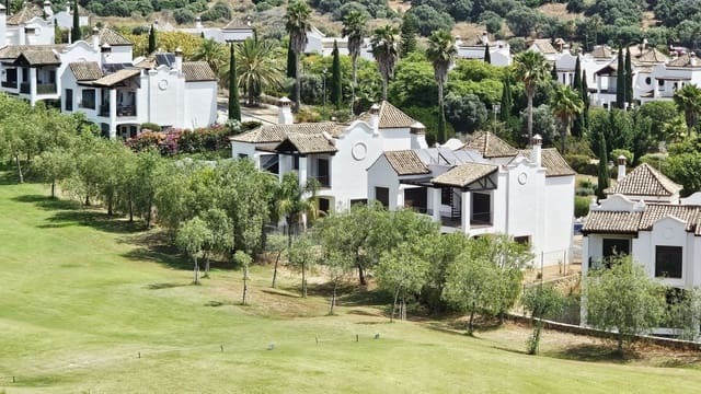 3 makuuhuone Huvila myytävänä paikassa Centro, Estepona mukana uima-altaan 
autotalli - 925 000 € (Ref: 9540077)