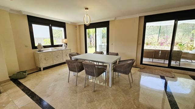 3 camera da letto Villa in vendita in Centro, Estepona con piscina garage - 925.000 € (Rif: 9540077)