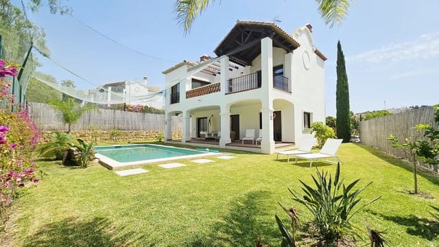 3 camera da letto Villa in vendita in Centro, Estepona con piscina garage - 925.000 € (Rif: 9540077)