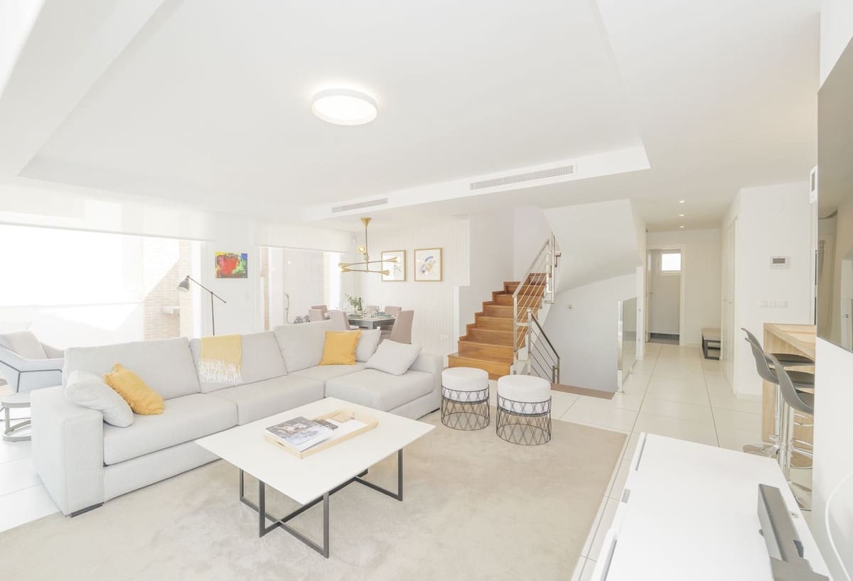 4 chambre Villa/Maison Semi-Mitoyenne à vendre à Benalmadena avec piscine - 940 000 € (Ref: 9540078)