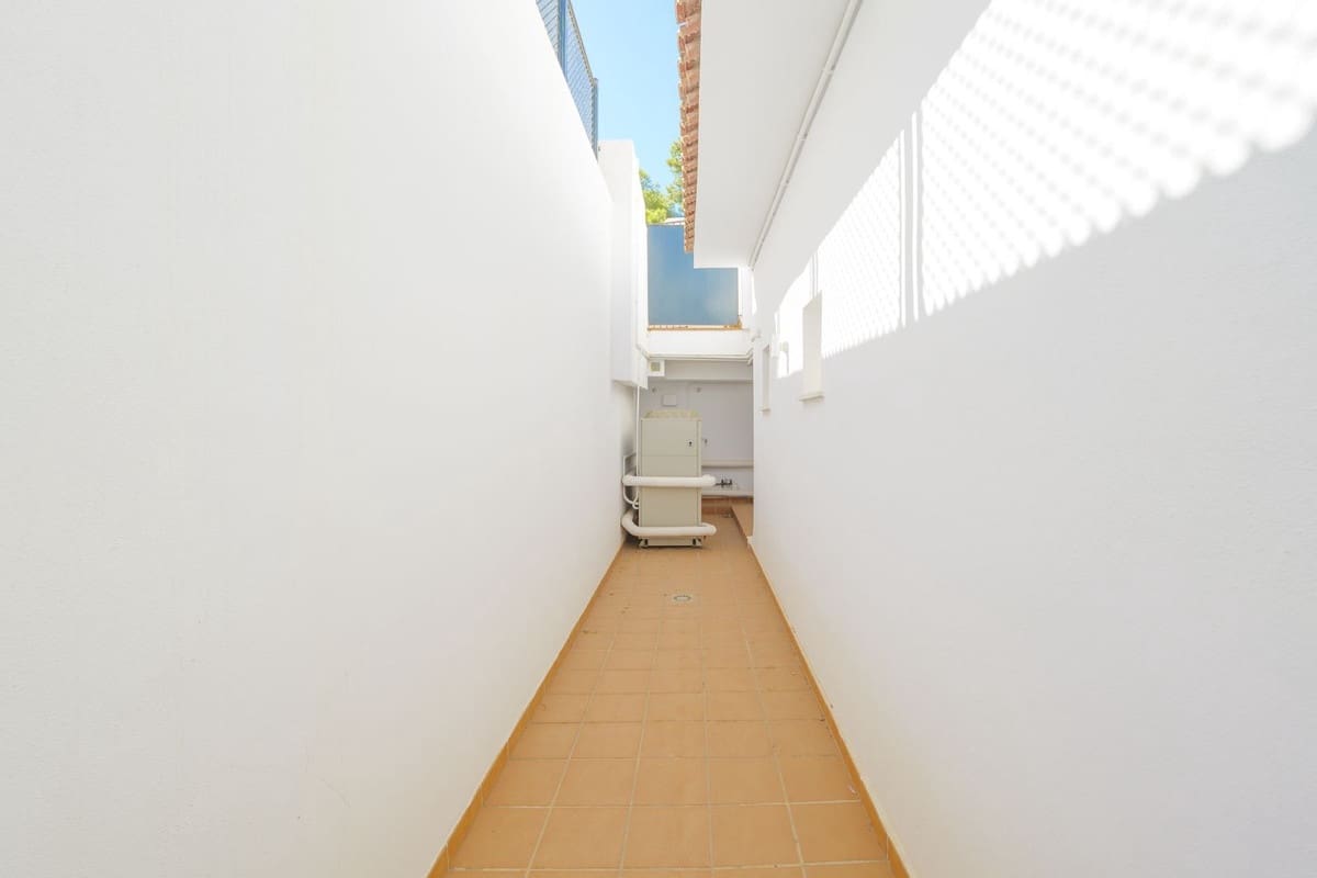 4 chambre Villa/Maison Semi-Mitoyenne à vendre à Benalmadena avec piscine - 940 000 € (Ref: 9540078)