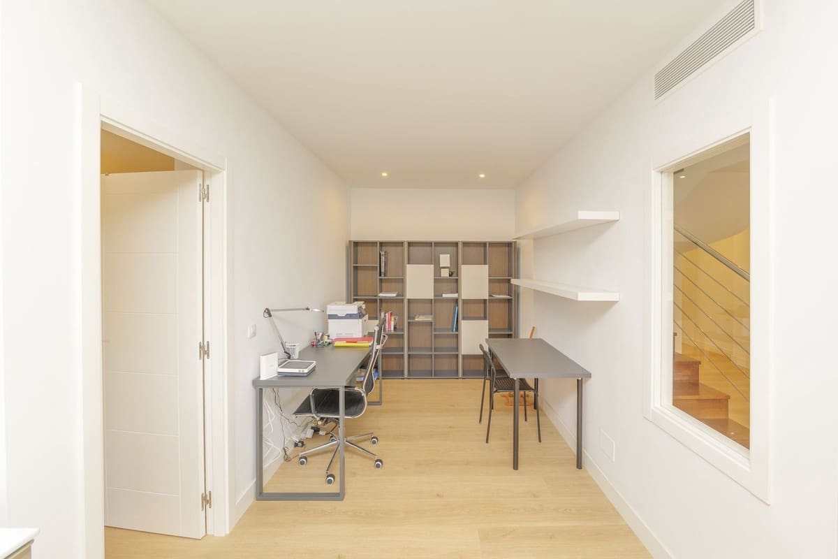 4 chambre Villa/Maison Semi-Mitoyenne à vendre à Benalmadena avec piscine - 940 000 € (Ref: 9540078)