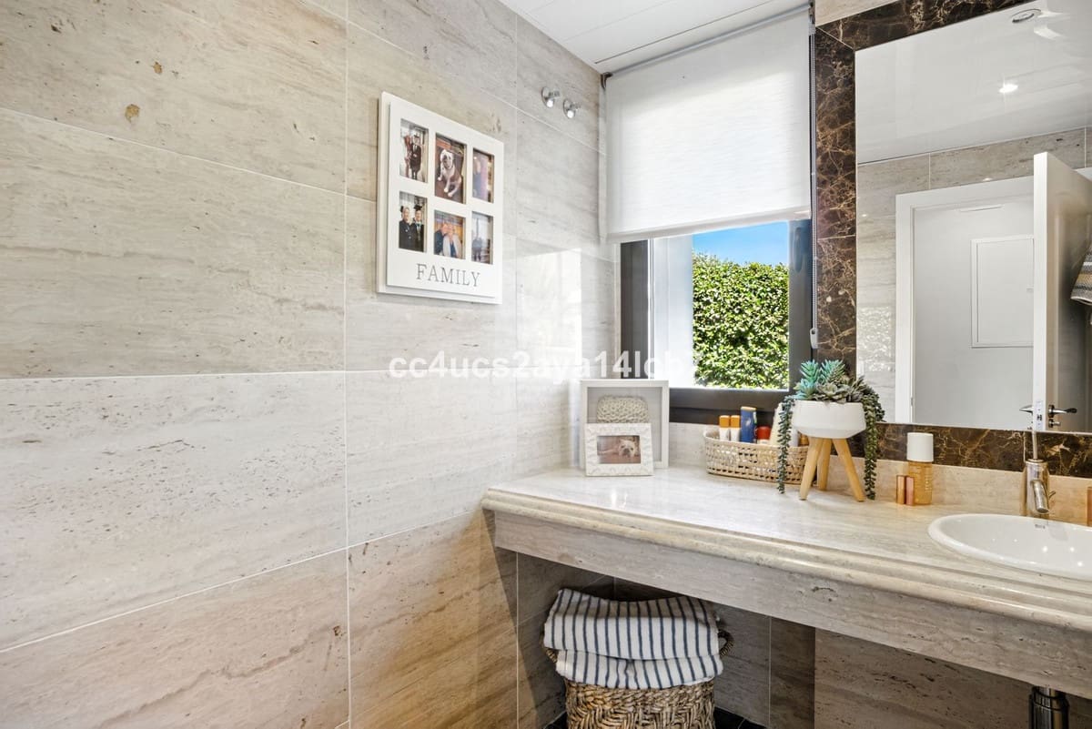 3 soveværelse Villa til salg i Estepona - € 945.000 (Ref: 9540079)