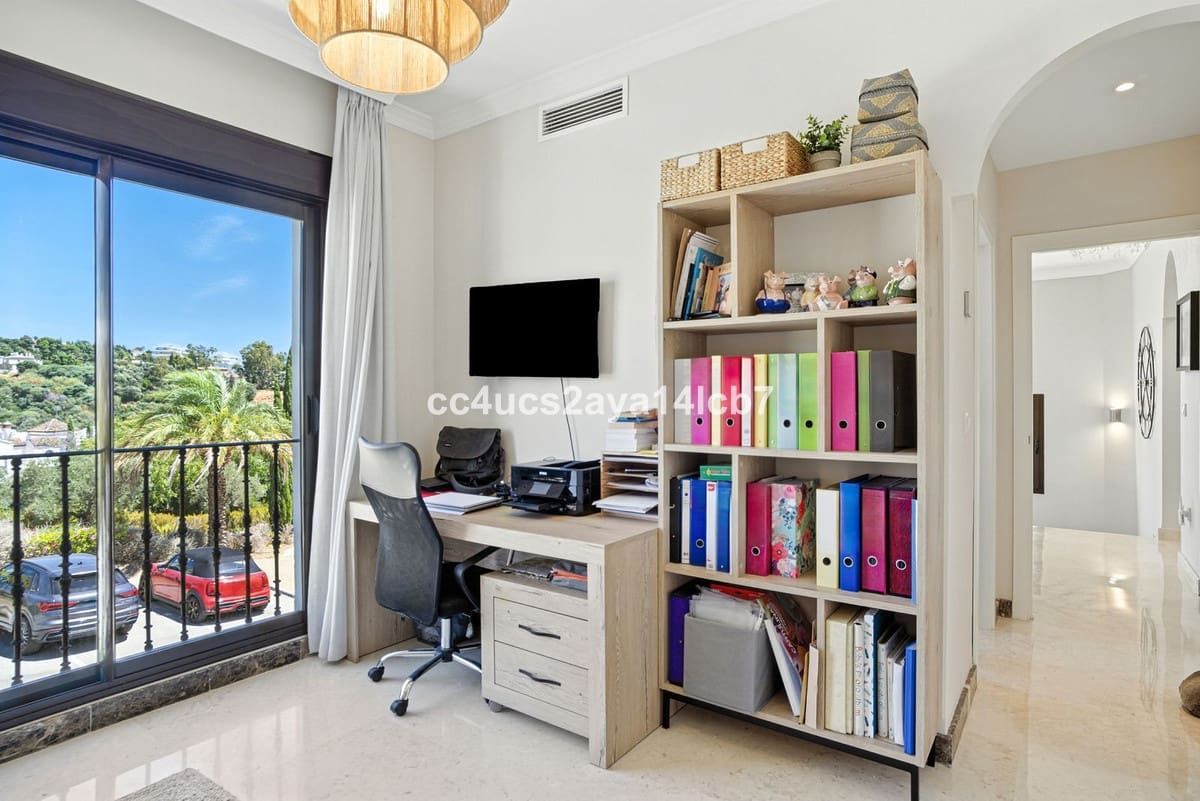 3 soveværelse Villa til salg i Estepona - € 945.000 (Ref: 9540079)