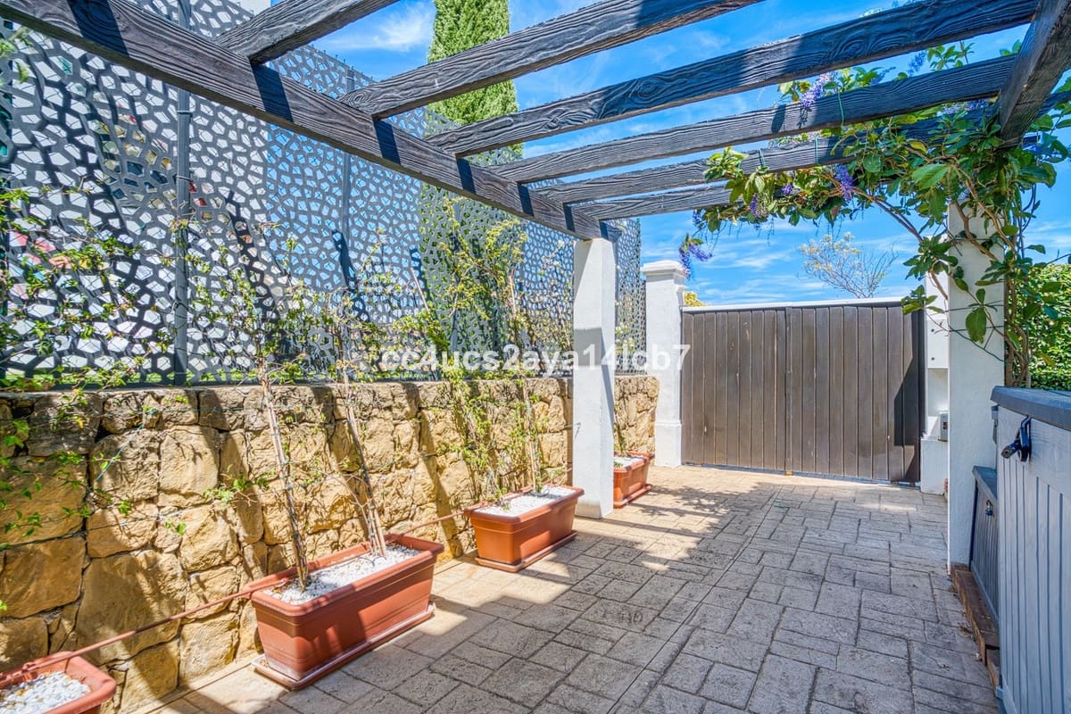 3 quarto Moradia para venda em Estepona - 945 000 € (Ref: 9540079)