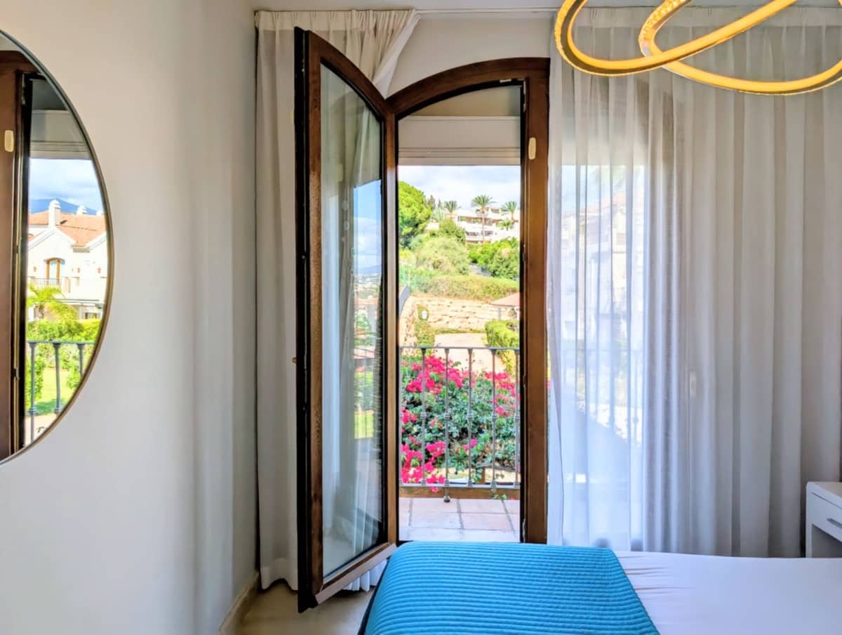 4 camera da letto Villetta Bifamiliare in vendita in El Paraiso con piscina - 945.000 € (Rif: 9540081)