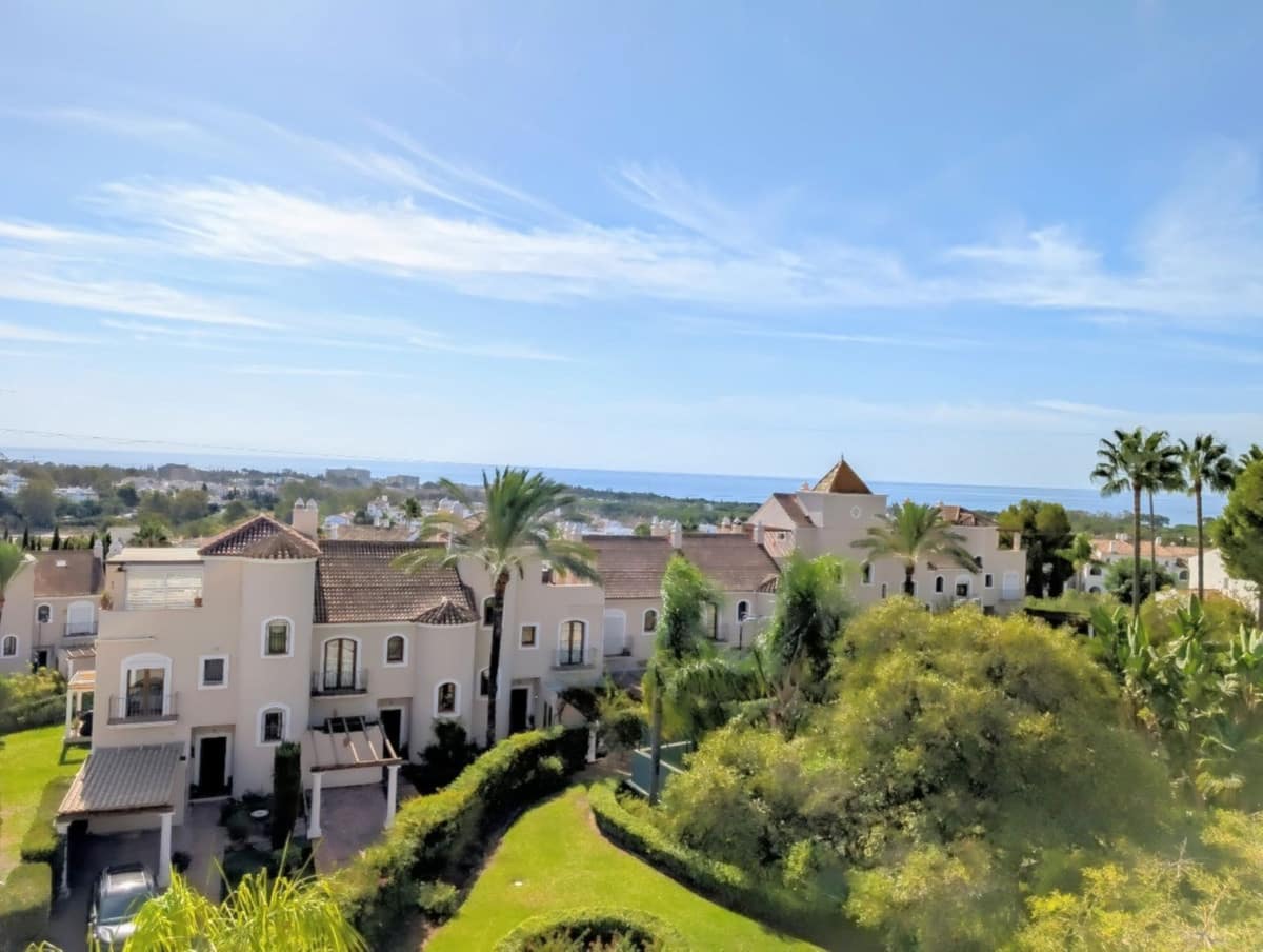 4 camera da letto Villetta Bifamiliare in vendita in El Paraiso con piscina - 945.000 € (Rif: 9540081)