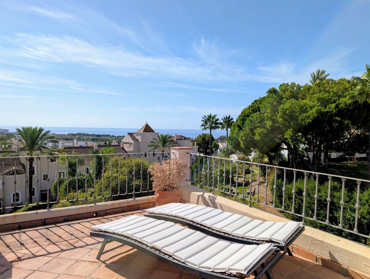 4 camera da letto Villetta Bifamiliare in vendita in El Paraiso con piscina - 945.000 € (Rif: 9540081)