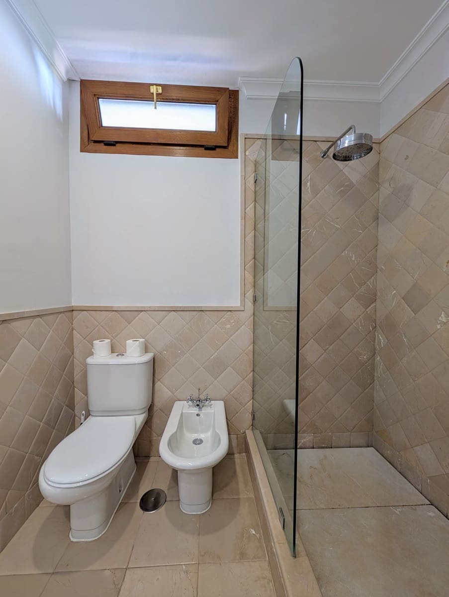 4 chambre Villa/Maison Semi-Mitoyenne à vendre à El Paraiso avec piscine - 945 000 € (Ref: 9540081)