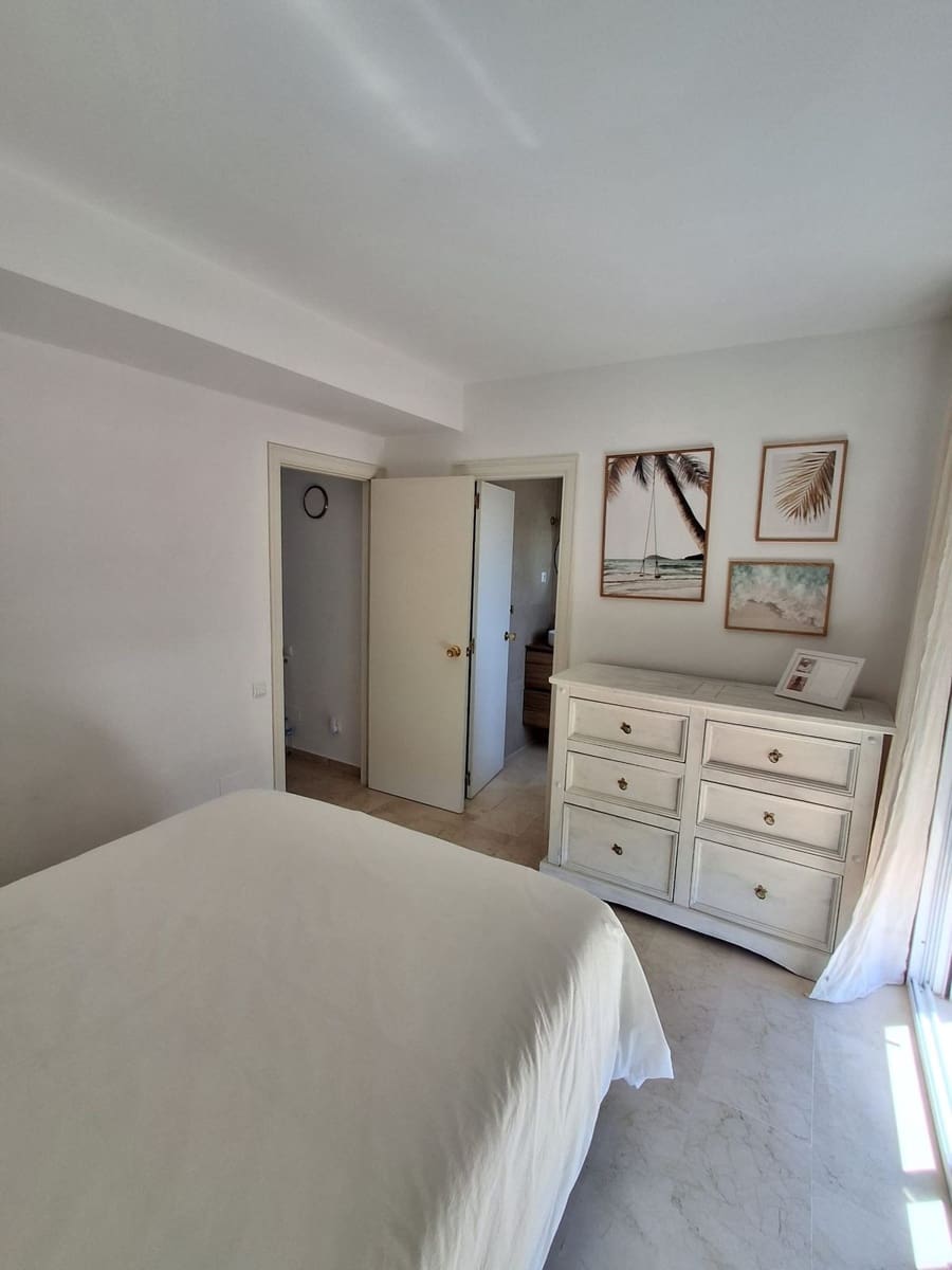 4 sypialnia Dom blizniak na sprzedaż w Nueva Andalucia z garażem - 875 000 € (Ref: 9540082)
