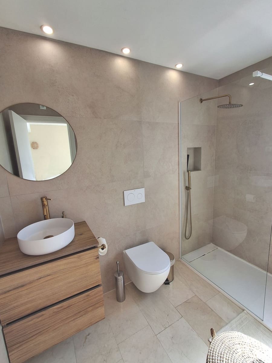 4 sypialnia Dom blizniak na sprzedaż w Nueva Andalucia z garażem - 875 000 € (Ref: 9540082)