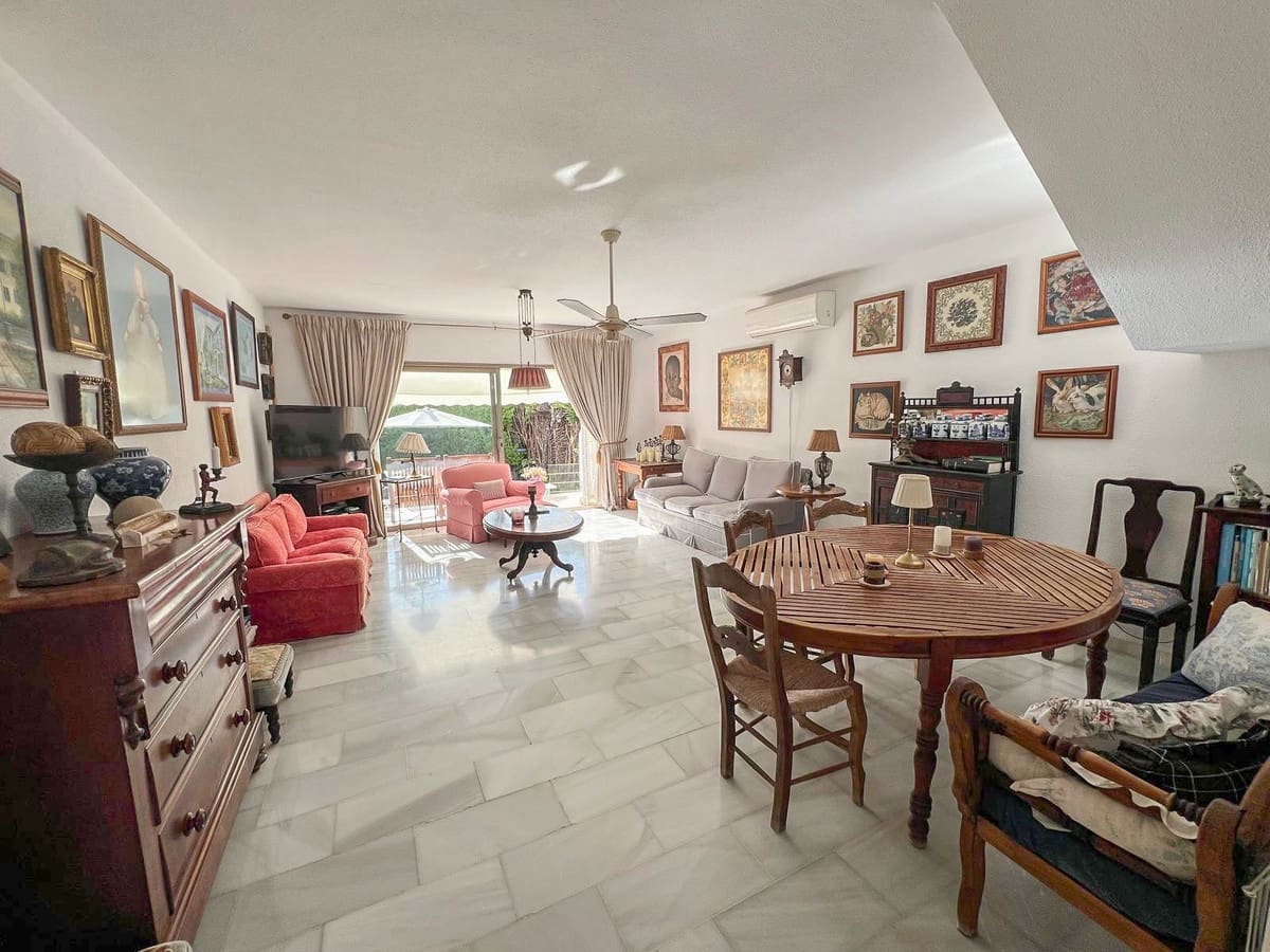 Casa de 3 habitaciones en Marbella en venta con piscina - 945.000 € (Ref: 9540083)