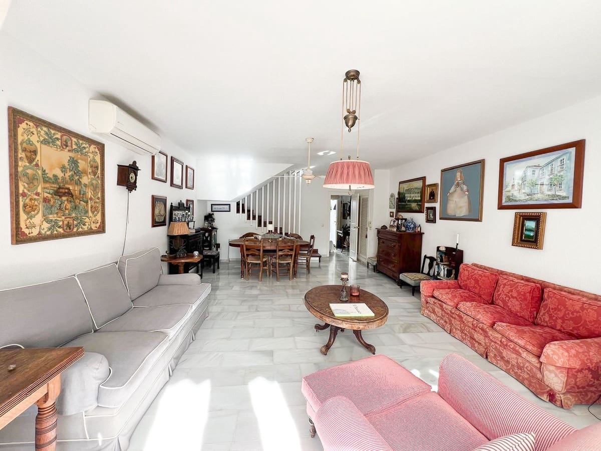 Casa de 3 habitaciones en Marbella en venta con piscina - 945.000 € (Ref: 9540083)