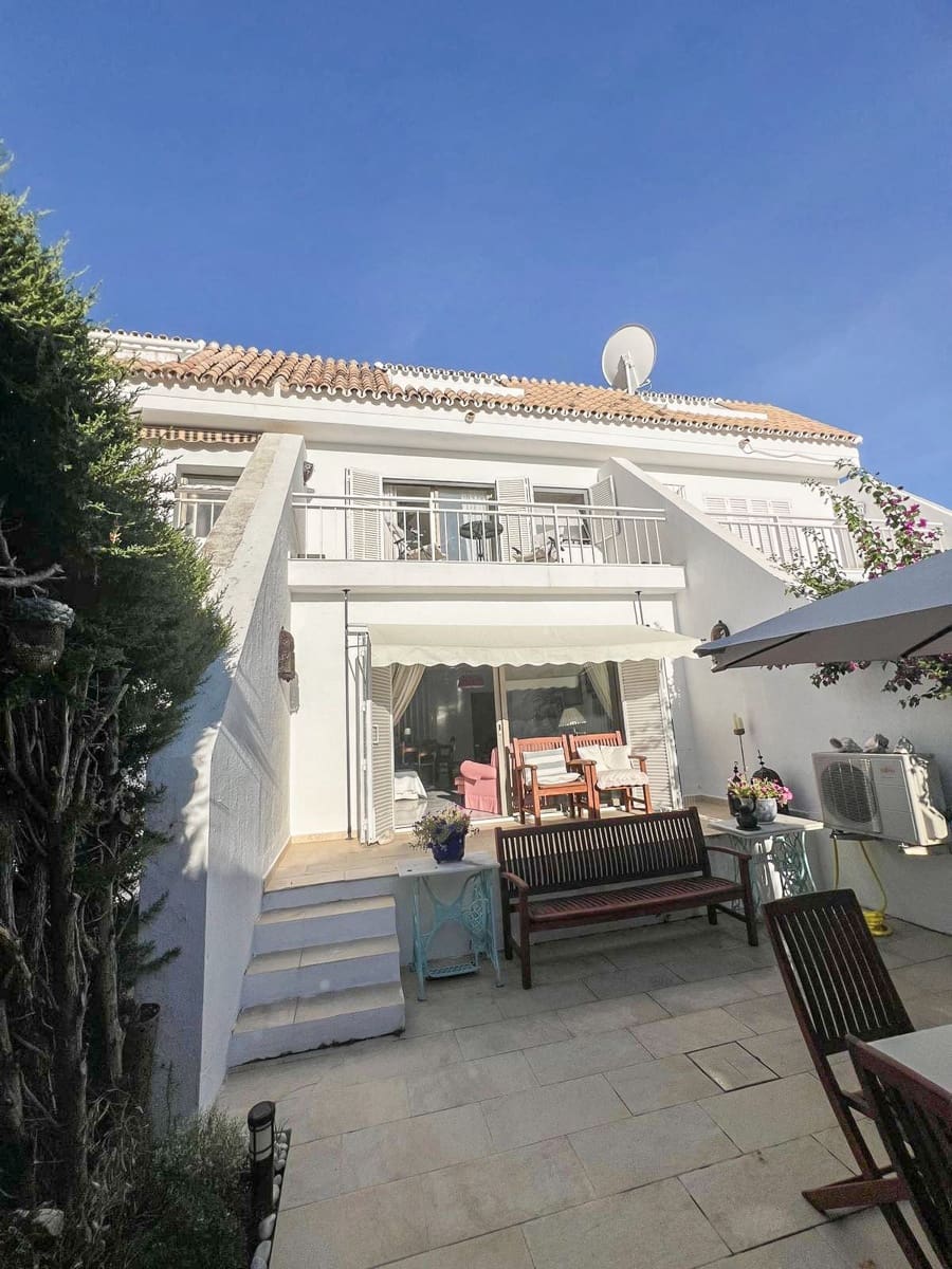 Casa de 3 habitaciones en Marbella en venta con piscina - 945.000 € (Ref: 9540083)