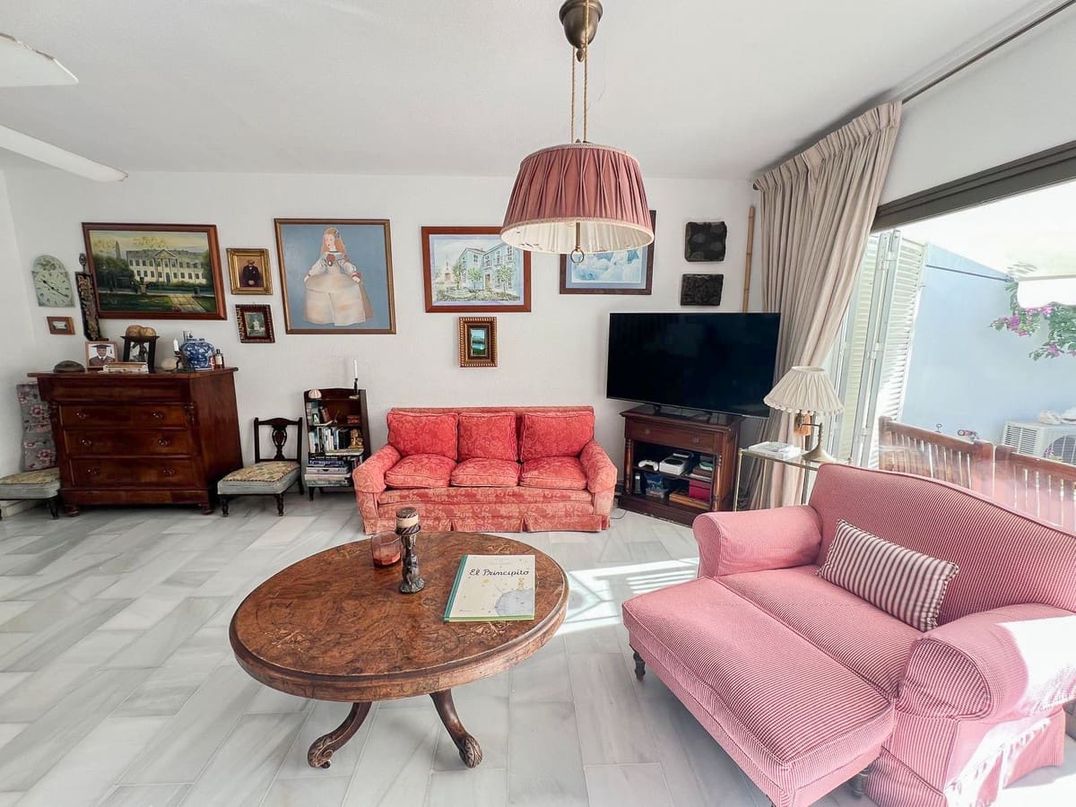 Casa de 3 habitaciones en Marbella en venta con piscina - 945.000 € (Ref: 9540083)