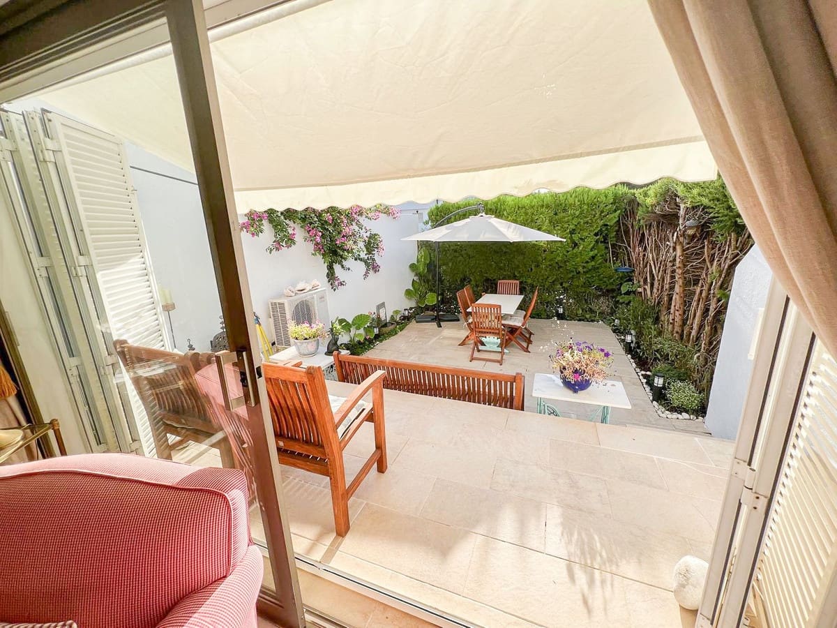 Casa de 3 habitaciones en Marbella en venta con piscina - 945.000 € (Ref: 9540083)