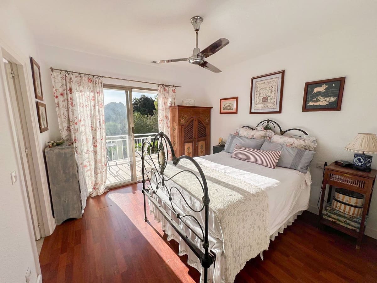 Casa de 3 habitaciones en Marbella en venta con piscina - 945.000 € (Ref: 9540083)