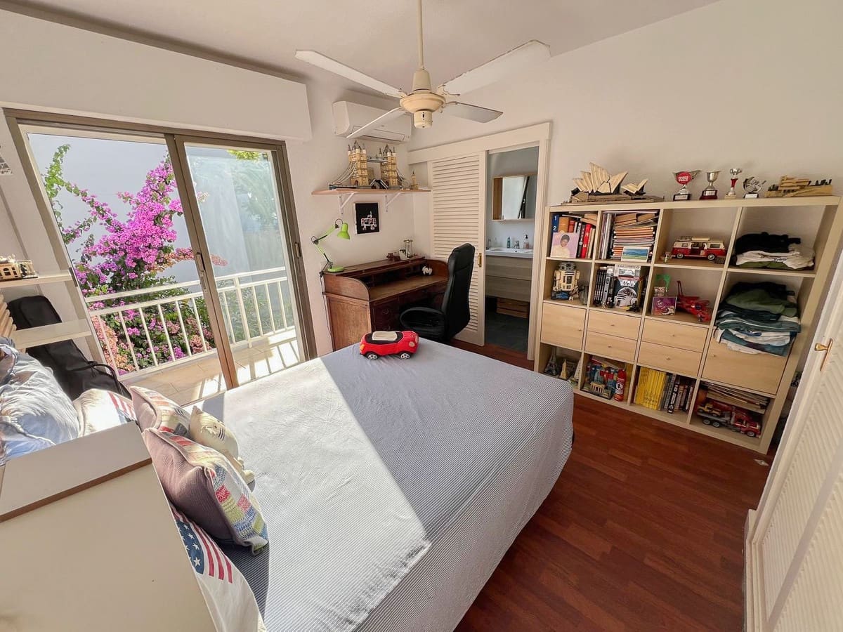 Casa de 3 habitaciones en Marbella en venta con piscina - 945.000 € (Ref: 9540083)