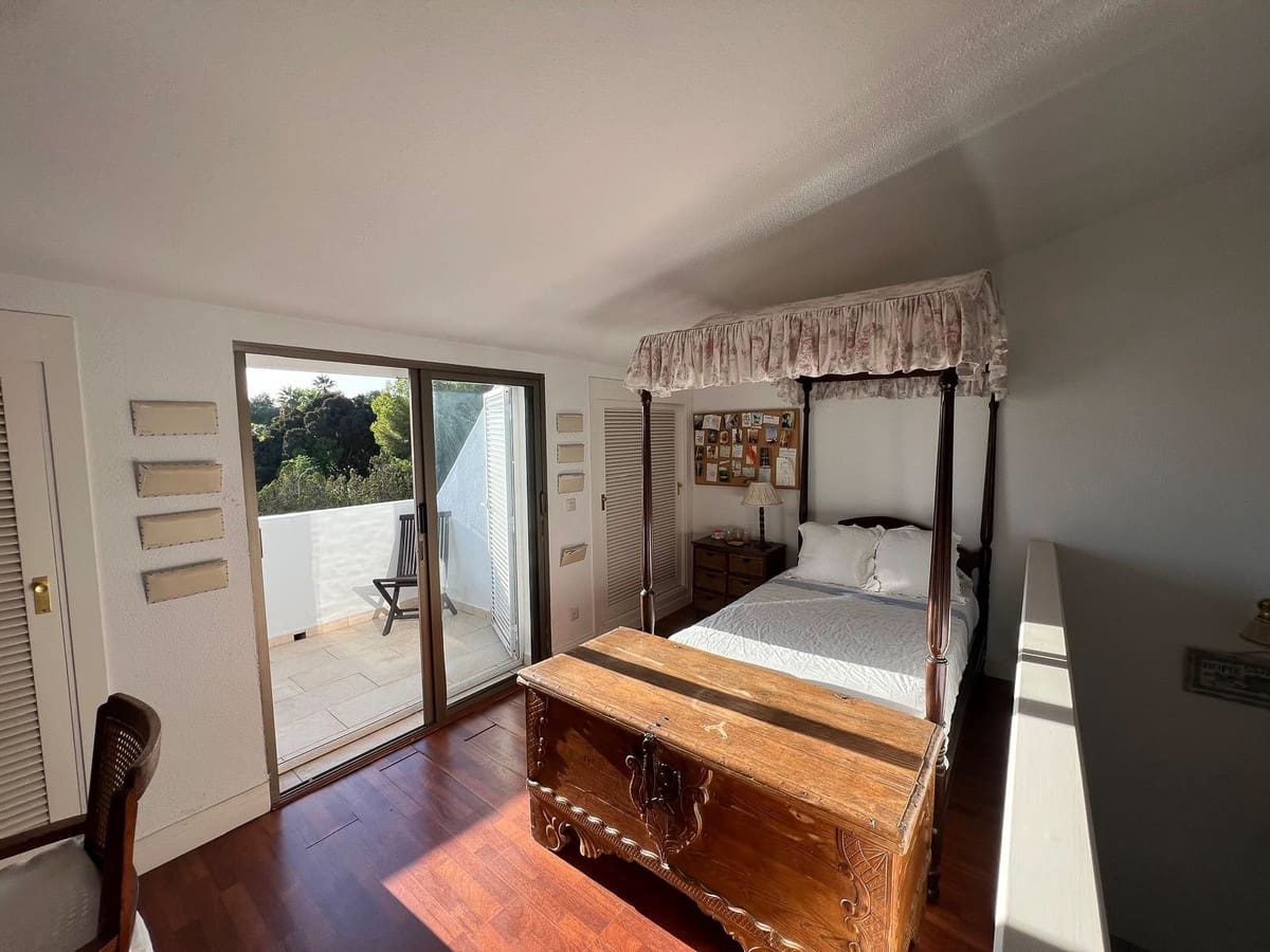 Casa de 3 habitaciones en Marbella en venta con piscina - 945.000 € (Ref: 9540083)