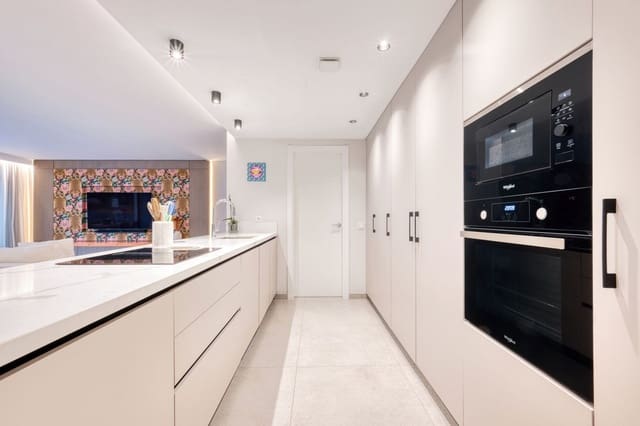 4 soveværelse Penthouse til salg i San Pedro de Alcántara Pueblo, Marbella - € 949.000 (Ref: 9540085)