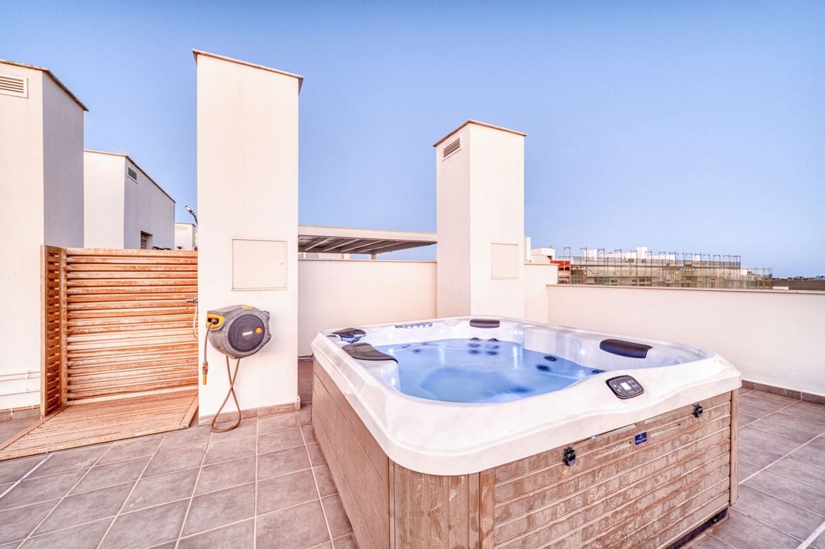 4 soveværelse Penthouse til salg i San Pedro de Alcantara - € 949.000 (Ref: 9540085)