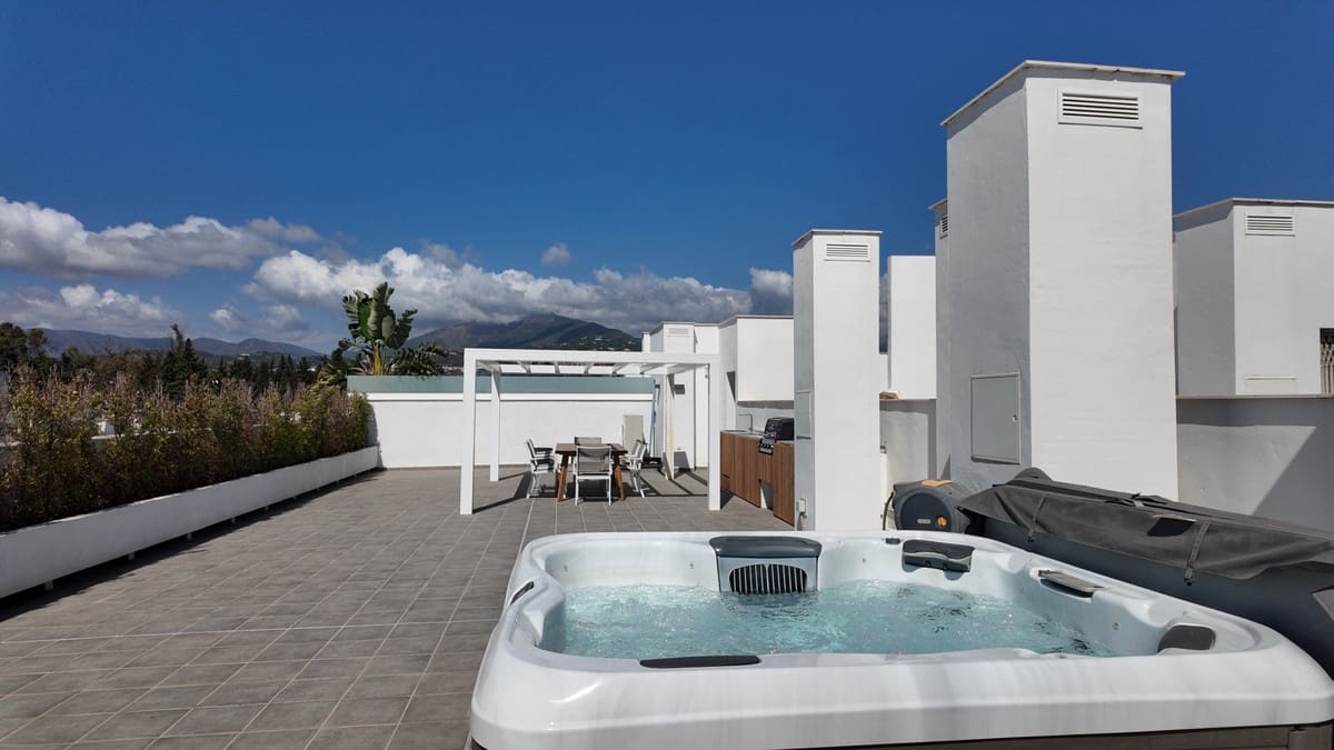 4 soveværelse Penthouse til salg i San Pedro de Alcantara - € 949.000 (Ref: 9540085)