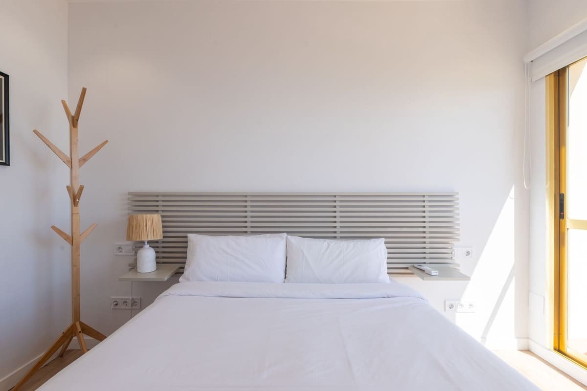 2 bedroom Penthouse for sale in Elviria with pool - € 950,000 (Ref: 9540086)