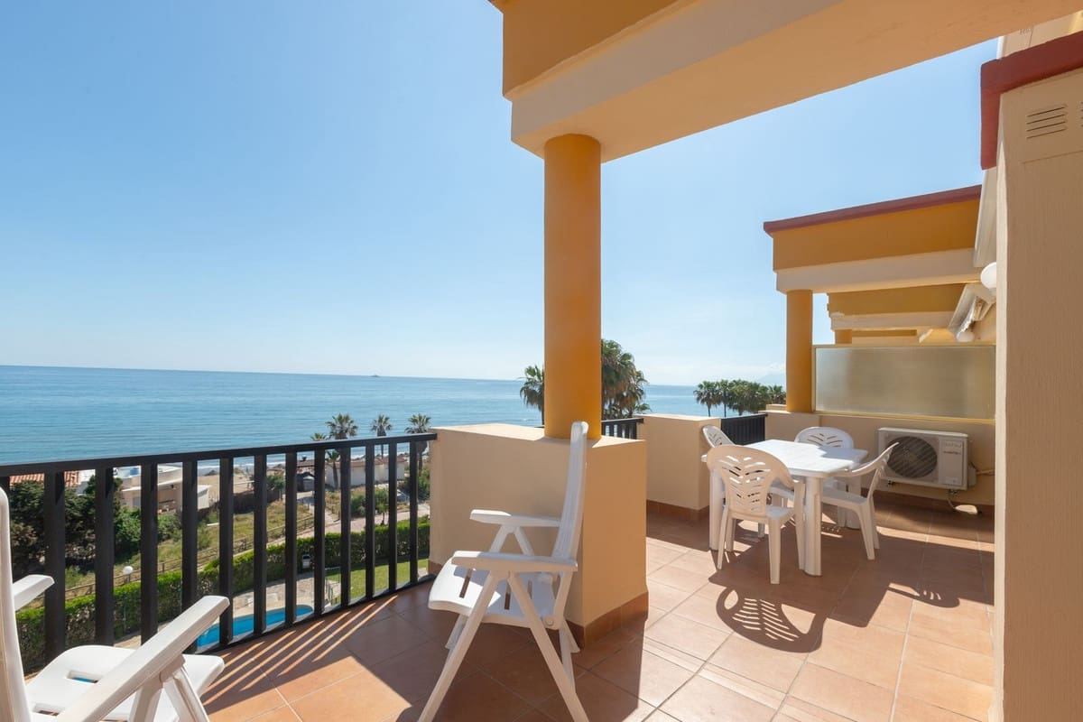 2 bedroom Penthouse for sale in Elviria with pool - € 950,000 (Ref: 9540086)