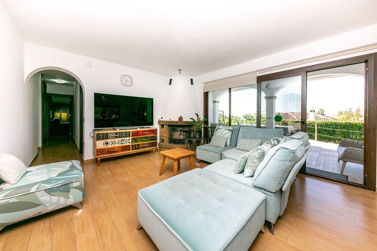 3 soveværelse Villa til salg i Benalmadena med swimmingpool garage - € 950.000 (Ref: 9540087)