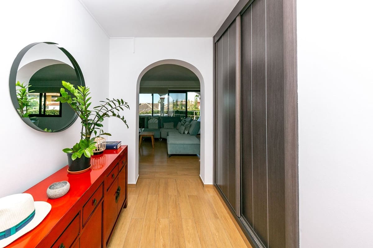 3 soveværelse Villa til salg i Benalmadena med swimmingpool garage - € 950.000 (Ref: 9540087)