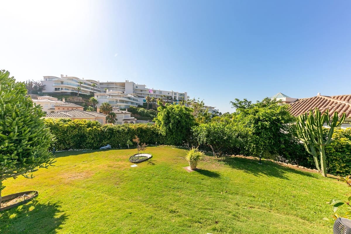 3 soveværelse Villa til salg i Benalmadena med swimmingpool garage - € 950.000 (Ref: 9540087)