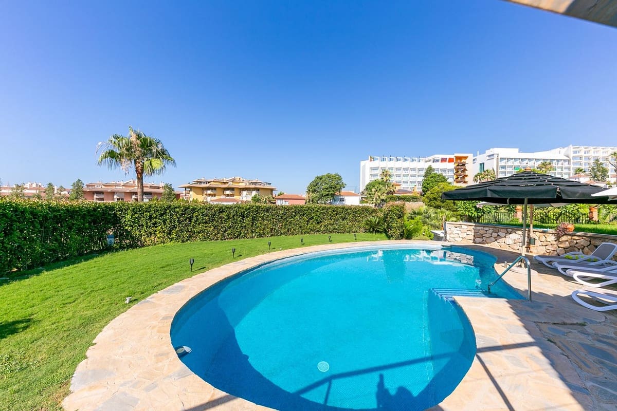 3 soveværelse Villa til salg i Benalmadena med swimmingpool garage - € 950.000 (Ref: 9540087)