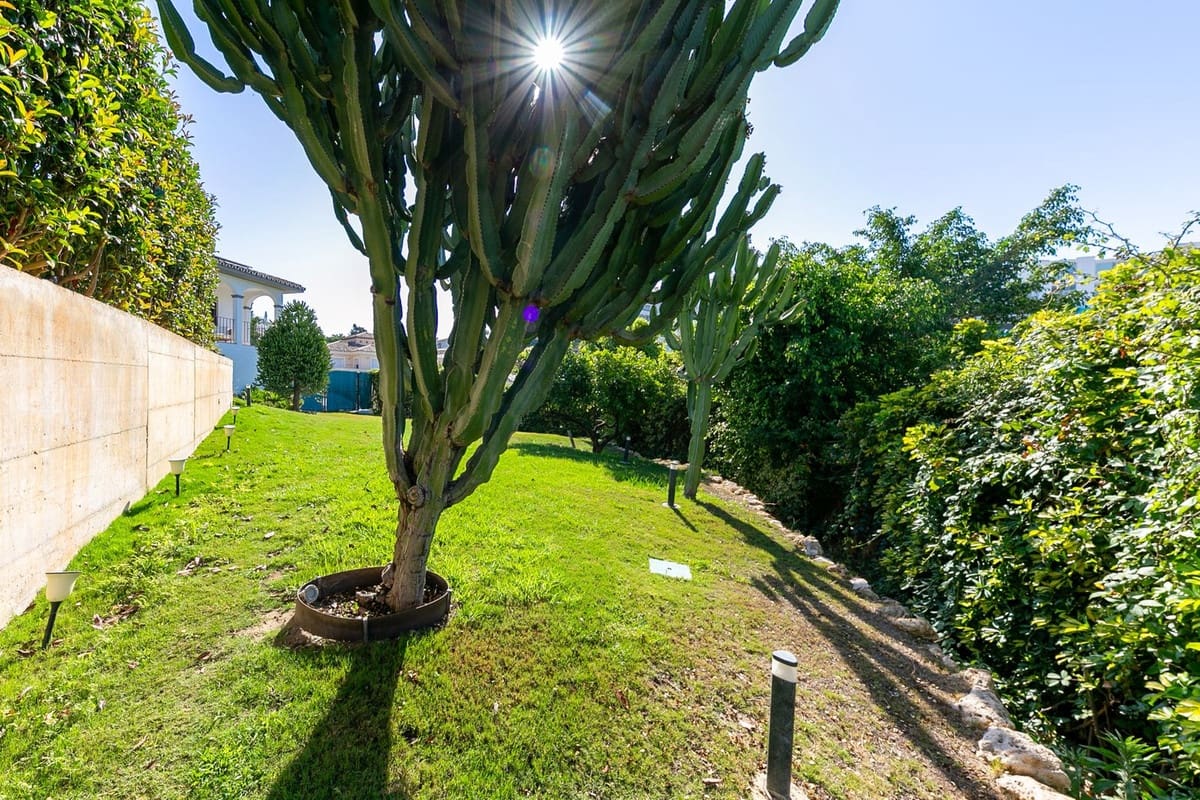 3 soveværelse Villa til salg i Benalmadena med swimmingpool garage - € 950.000 (Ref: 9540087)