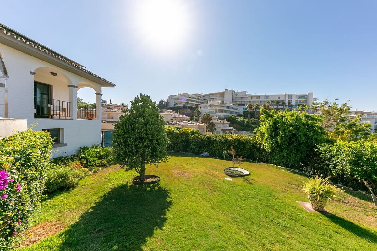 3 soveværelse Villa til salg i Benalmadena med swimmingpool garage - € 950.000 (Ref: 9540087)