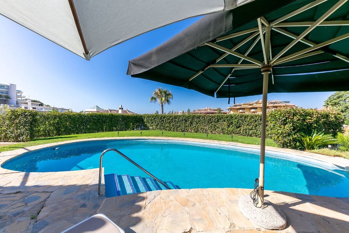 3 soveværelse Villa til salg i Benalmadena med swimmingpool garage - € 950.000 (Ref: 9540087)