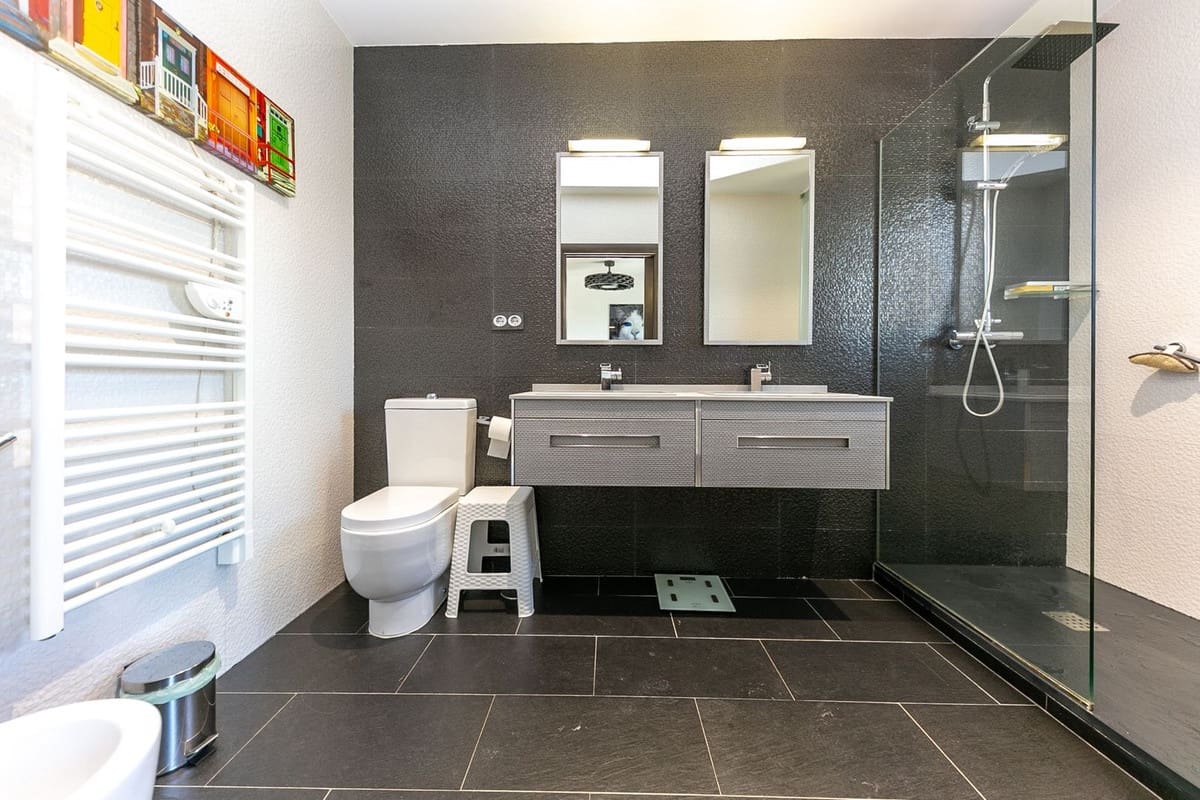 3 soveværelse Villa til salg i Benalmadena med swimmingpool garage - € 950.000 (Ref: 9540087)