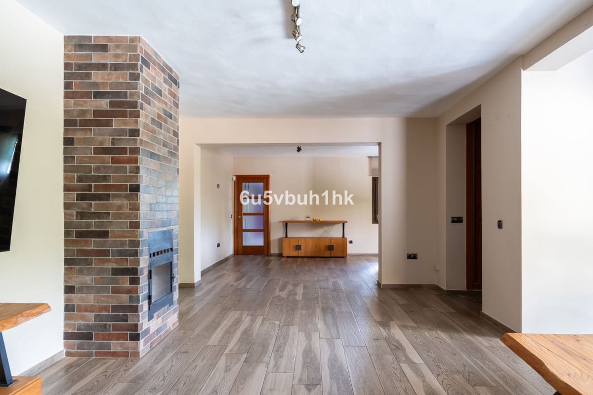 4 soveværelse Villa til salg i Benalmadena med swimmingpool - € 950.000 (Ref: 9540088)