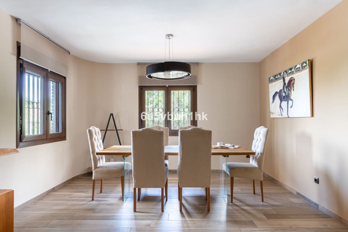 4 soveværelse Villa til salg i Benalmadena med swimmingpool - € 950.000 (Ref: 9540088)