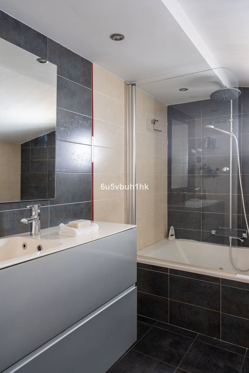 4 soveværelse Villa til salg i Benalmadena med swimmingpool - € 870.000 (Ref: 9540088)
