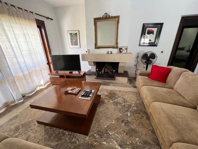 4 soveværelse Villa til salg i Centro, Estepona med swimmingpool - € 880.000 (Ref: 9540091)