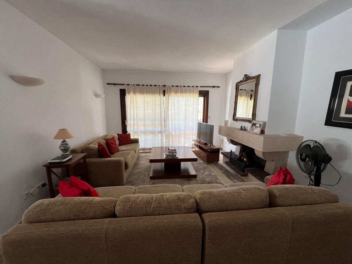 4 soveværelse Villa til salg i Estepona med swimmingpool - € 880.000 (Ref: 9540091)