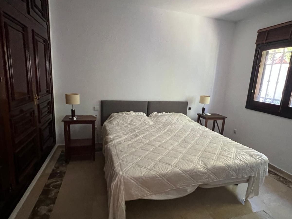 4 soveværelse Villa til salg i Estepona med swimmingpool - € 880.000 (Ref: 9540091)